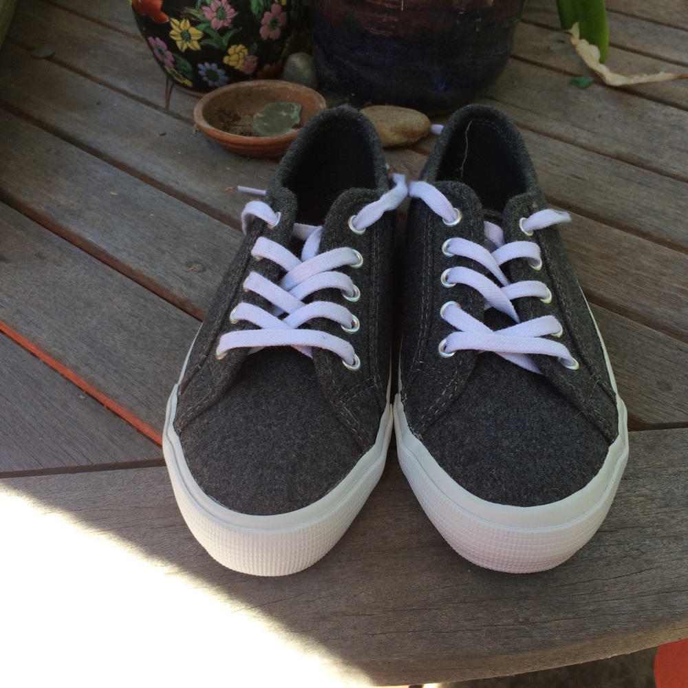 🐰 Old Navy Gray Flannel Slip-on Shoes 🐰